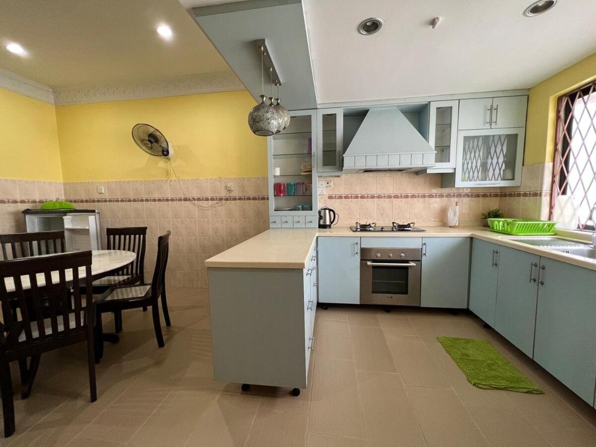 Rini Utama Homestay Skudai Buitenkant foto