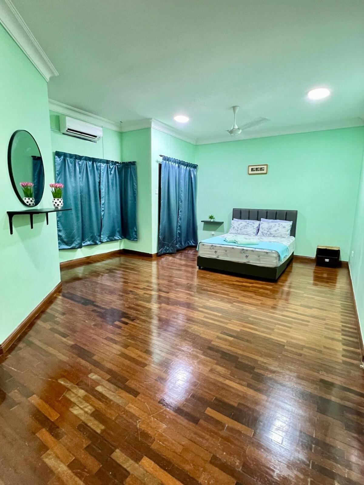 Rini Utama Homestay Skudai Buitenkant foto
