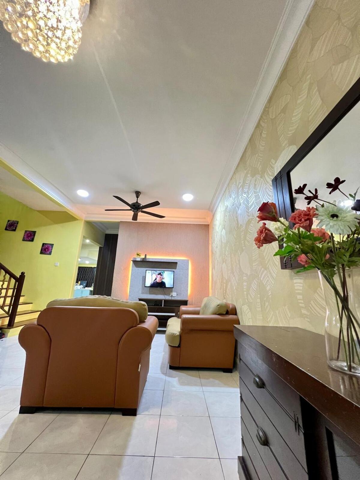 Rini Utama Homestay Skudai Buitenkant foto