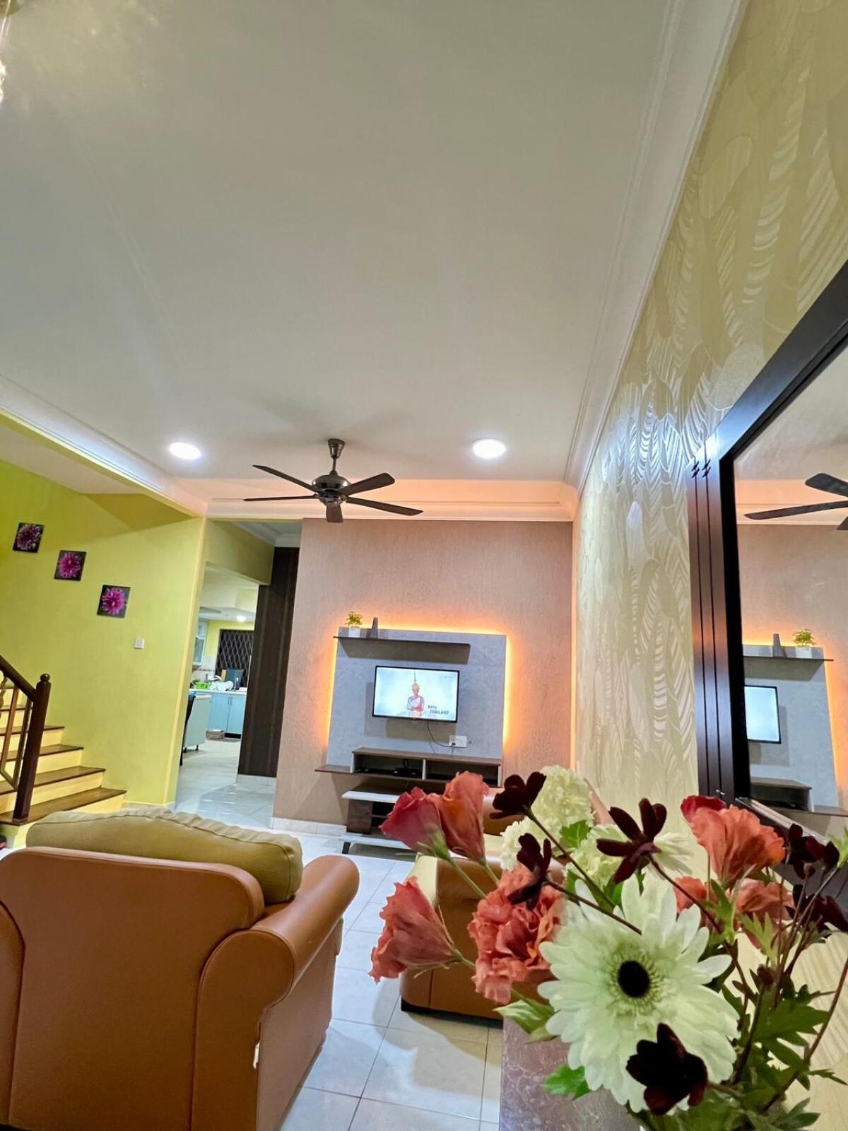 Rini Utama Homestay Skudai Buitenkant foto