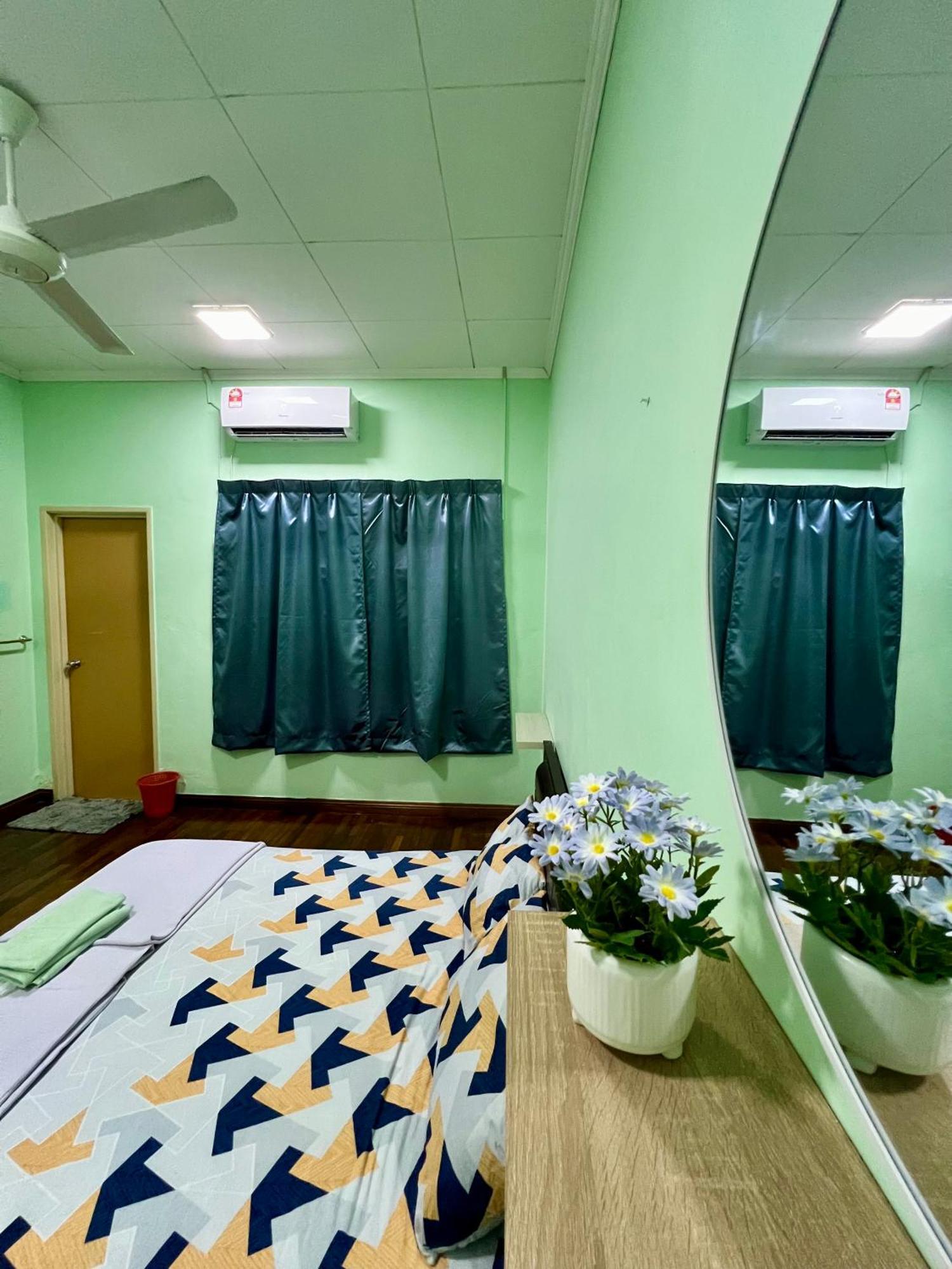 Rini Utama Homestay Skudai Buitenkant foto