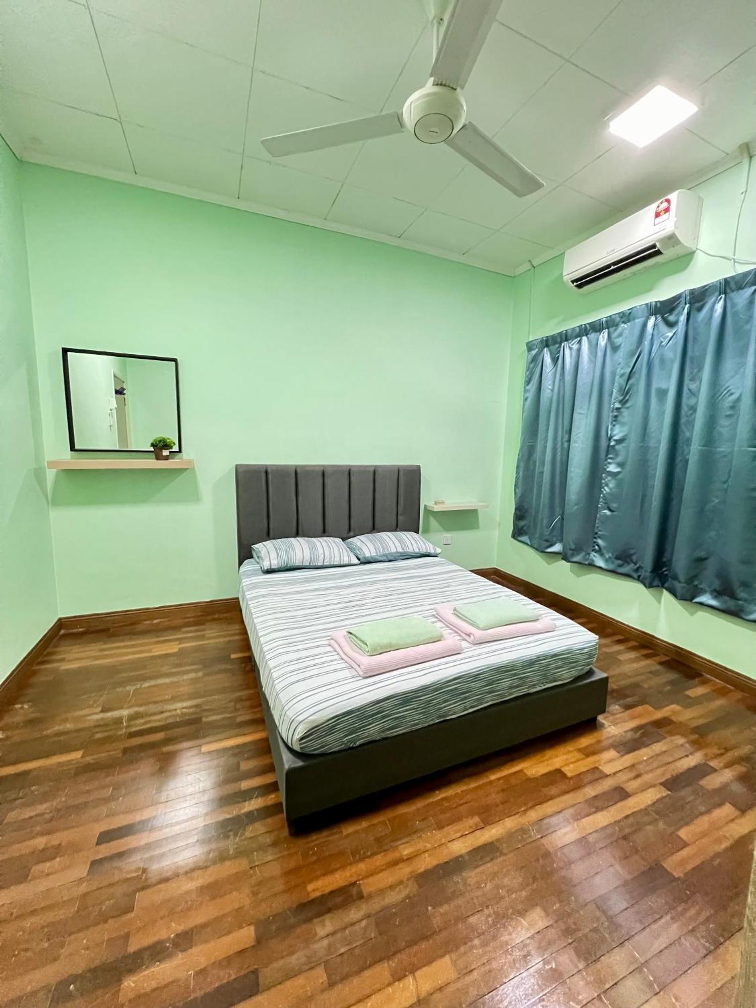 Rini Utama Homestay Skudai Buitenkant foto